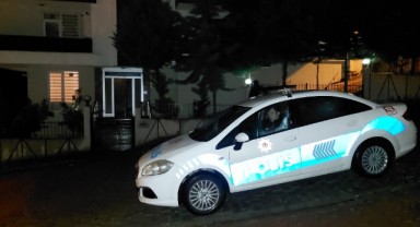 Karısını öldürüp polise teslim oldu