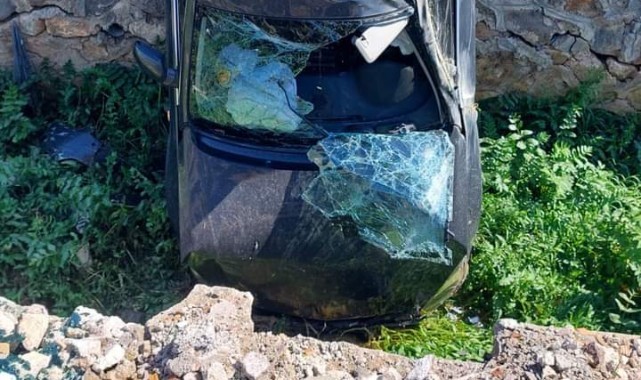 Komşu ilde otomobil dere yatağına devrildi: 4 yaralı