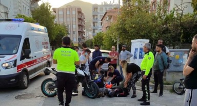 Milas’ta motosiklet yayaya çarptı: 2 yaralı