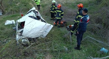 Motosiklet ile otomobilin karıştığı kazada 3 kişi öldü