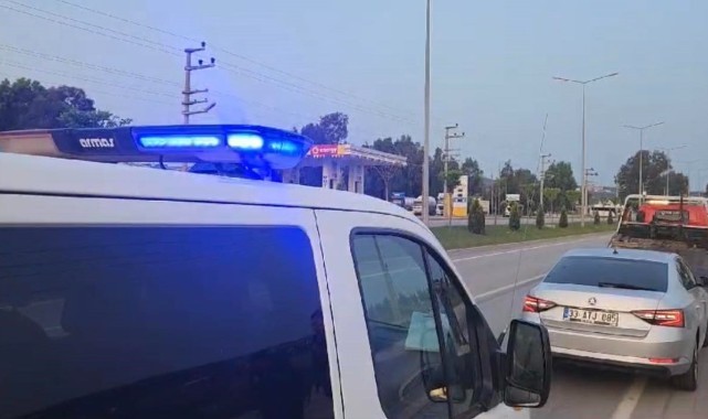 Otomobilden 5 kaçak göçmen çıktı