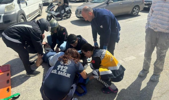 Otomobilin çarptığı motosiklet sürücüsü yaralandı