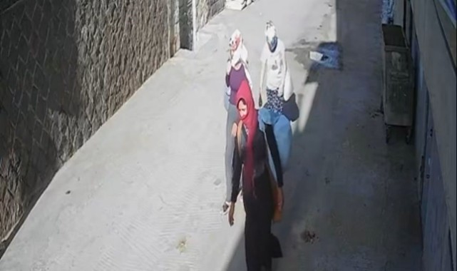 Şanlıurfa'da bohçacı kılığında 3 kadın evde para ve ziynet çaldı