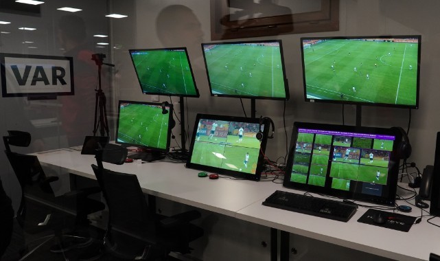 Süper Lig'de yabancı Video Yardımcı Hakemi uygulaması
