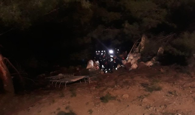 Tarım işçilerini taşıyan minibüs uçuruma düşüp yandı: 3 ölü, 18 yaralı