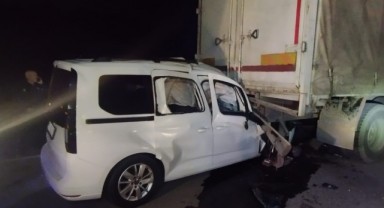Tekirdağ'da araç kamyonun altına girdi: 1 ölü