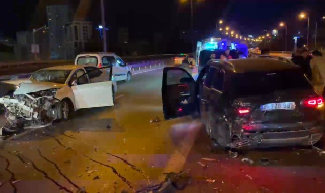 TEM Otoyolu'nda otomobil ile cip çarptı: 1'i ağır 2 yaralı