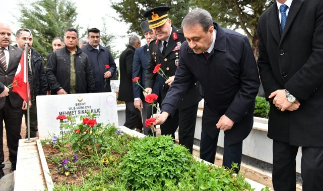 Vali Hasan Şıldak, Şehitlik Ziyaretinde Dua etti 