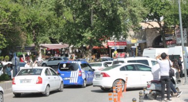 Vatandaşlardan çağrı! Kaldırım işgaline çözüm bulun