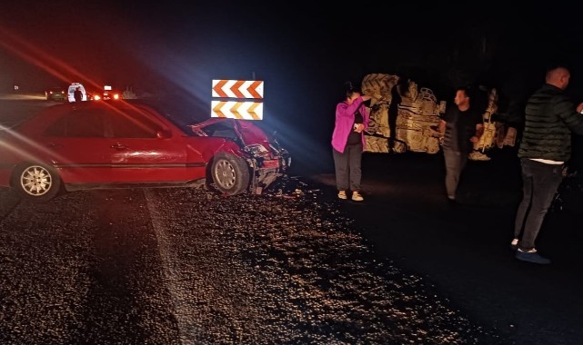Yenice’de otomobil traktöre çarptı: 2 kişi yaralı