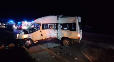 Yolcu otobüsü minibüsle çarpıştı: 1 ölü