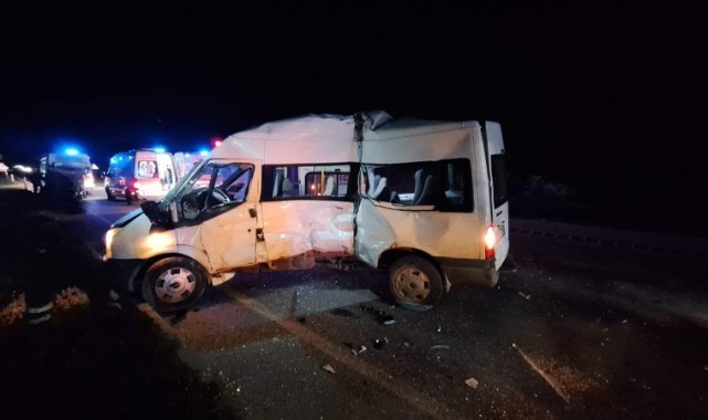 Yolcu otobüsü minibüsle çarpıştı: 1 ölü