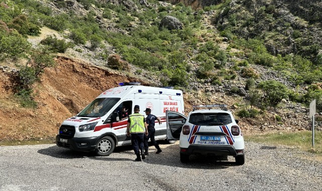 Adıyaman'da otomobil şarampole devrildi: 4 kişi yaralandı