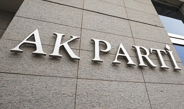 AK Parti kampına girişler başladı