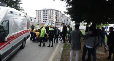 Anne ile oğluna ehliyetsiz sürücü çarpması sonucu yaralandı