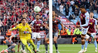 Aston Villa: 2 - Olympiakos: 4