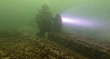 Baraj gölünün altında mezarlıklar görüntülendi