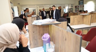 Başkan Özyavuz kütüphanede öğrencilerle bir araya geldi