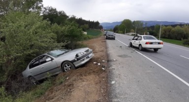 Bolu’da iki otomobil çarpıştı: 4 yaralı