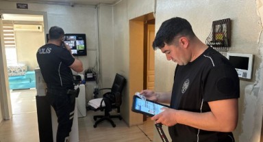 Bursa'da masaj salonlarına şok baskın