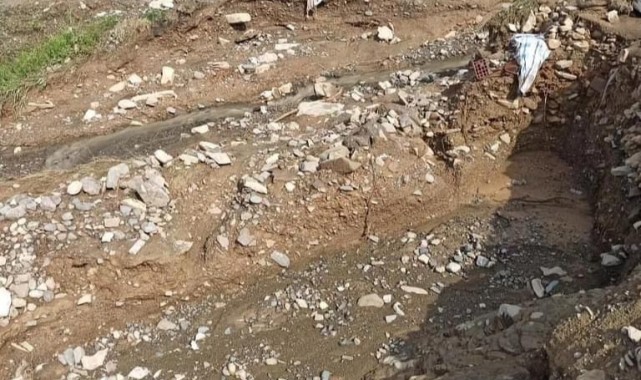 Elazığ’da asfalt yüklü tanker devrildi: 1 yaralı