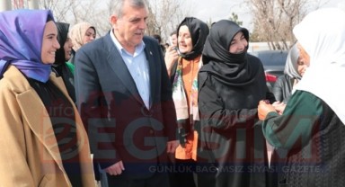 Eski başkandan Anneler Günü şiiri!