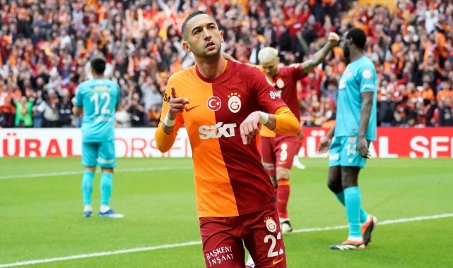 Hakim Ziyech ligdeki gol sayısını 6 yaptı