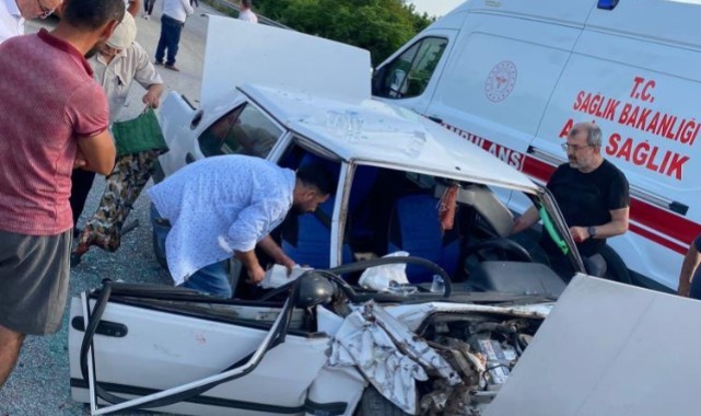 Hatay’da otobüsle otomobil çarpıştı! Sürücü yaralandı