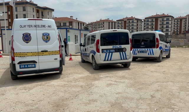 İnşaat sahasında bıçaklı kavga kanlı bitti: 1’i ağır 2 yaralı