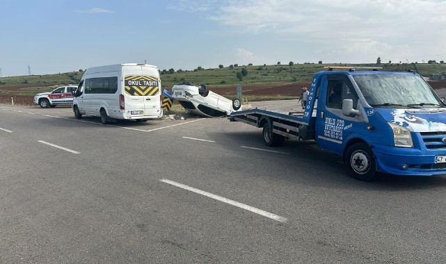Komşu ilde otomobil ile minibüs çarpıştı: 2 kişi yaralandı