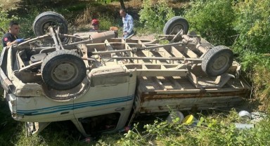Kontrolden çıkan kamyonet devrildi: 1 ölü, 3 yaralı