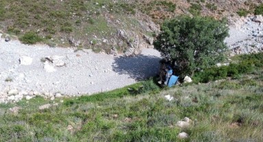 Kontrolden çıkan otomobil uçuruma yuvarlandı: 2 yaralı