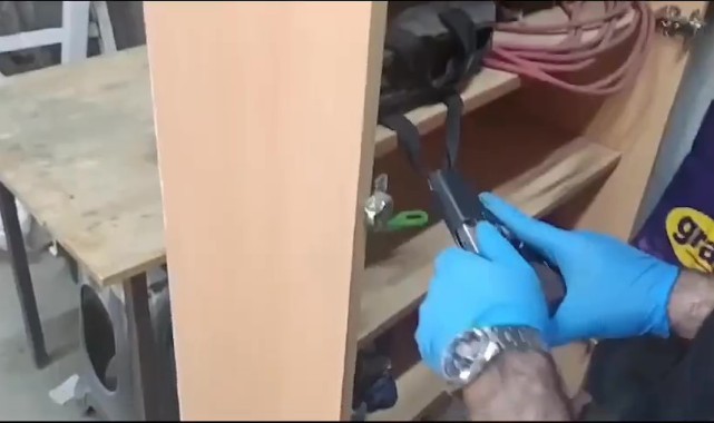 Kurusıkı tabancaları gerçek silaha dönüştüren atölyeye operasyon