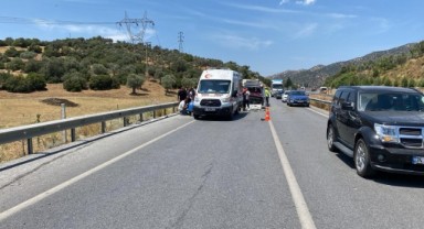 Minibüs ile ticari araç çarptı: 17 yaralı