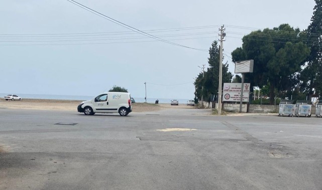 Motosiklet kamyonetin altına girdi: 1 ölü, 1 yaralı
