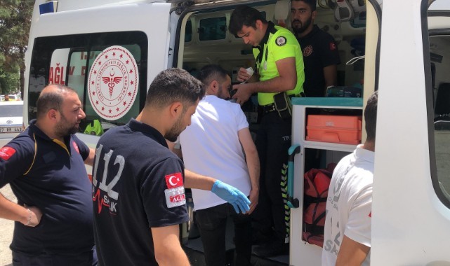 Otomobilin çarptığı kız öğrenci yaralandı