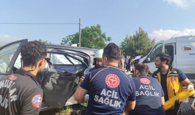 Panelvan ile otomobil çarpıştı: 4 kişi yaralandı
