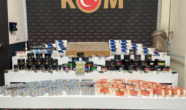 Polis çok sayıda makaron ile kaçak ürünler ele geçirdi