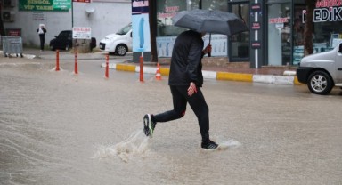 Sağanak hayatı felç etti