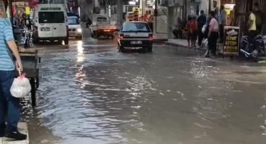 Şanlıurfa'da dün cadde ve sokaklar göle döndü
