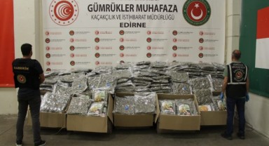 Sınır Kapısı'nda 370 kilogram esrar ele geçirildi