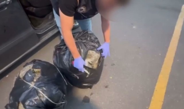 Takibe alınan araçlarda 93 kilo esrar ele geçirildi