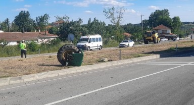 Tır ile traktör çarpıştı: 1 yaralı
