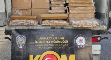 Tırın dorsesinde dolu makaron ele geçirildi