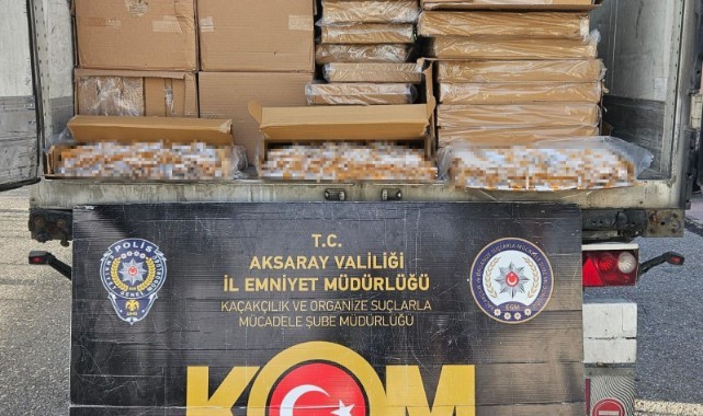 Tırın dorsesinde dolu makaron ele geçirildi