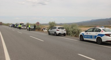 Yoldan çıkan yolcu otobüsü tarlaya girdi: 4 yaralı