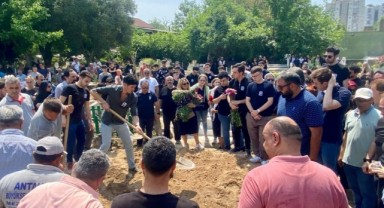 Zoom üzerinden mülakatta kalp krizi geçiren öğrenci son yolculuğuna uğurlandı