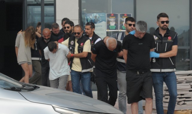 Baba, kızı ve damadı uyuşturucu operasyonunda yakalandı