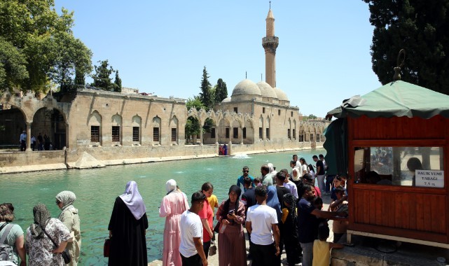 Balıklıgöl bayram tatilinde ziyaretçilerini ağırlıyor