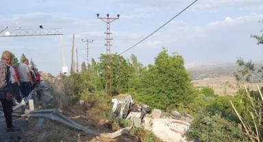 Beton mikseri şarampole yuvarlandı: 1 yaralı